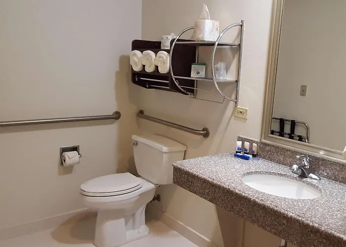 Western O'hare International South 3*